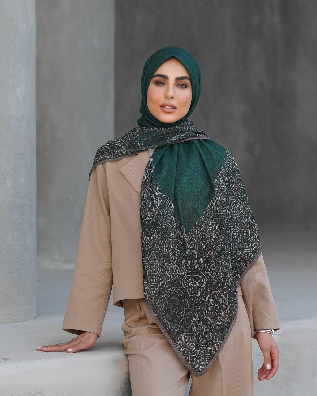 روسری-نخ-گارزا-دور-دستدوز