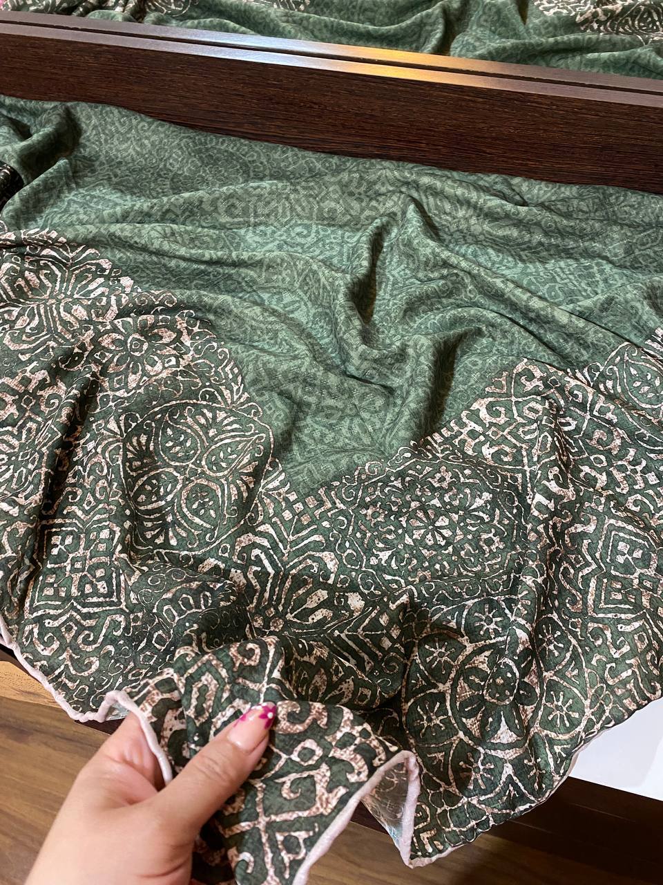 روسری-نخ-گارزا-دور-دستدوز