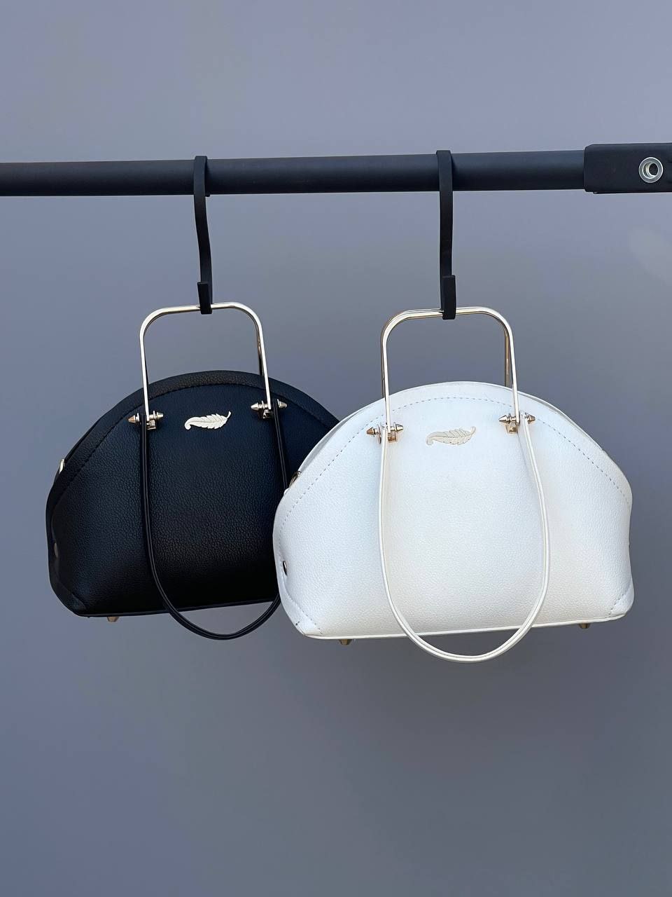 کیف-پاسپورتی-دسته-فلز